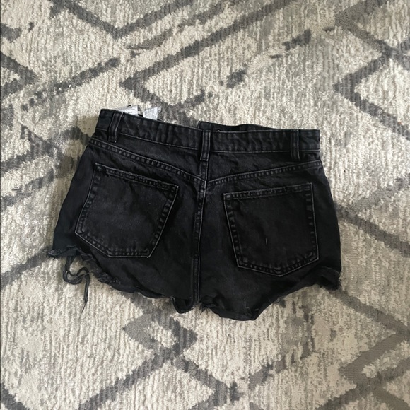Zara Ripped Jean Shorts - Picture 2 of 3
